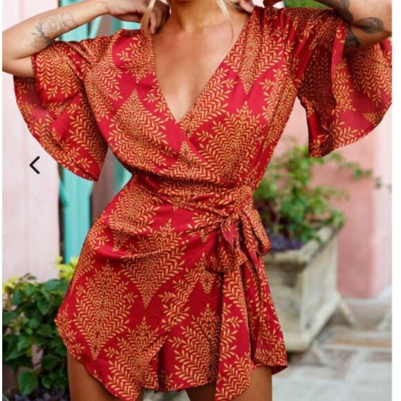 Selfie Leslie Other - NADI V-NECKLINE WRAP ROMPER LEAF PRINT WINE